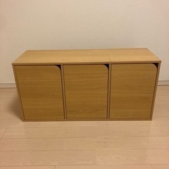 ニトリ　扉付き　カラーボックス　収納　棚　本棚　おもちゃ　ベンチの画像