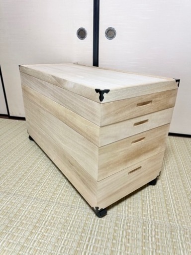 美品 桐 衣装ケース4段 キャスター付