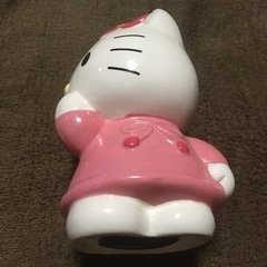 可愛いキティちゃんの陶器製貯金箱