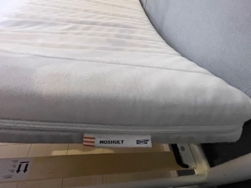 IKEA イケア の人気二段ベッドVITVAL（ヴィトヴァル）マットレス2枚とベッドポケット付き
