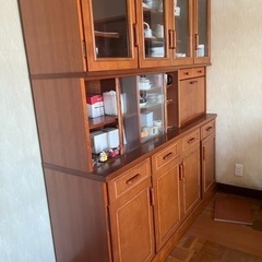 まだまだ使えます‼️食器棚　中身処分済みですの画像