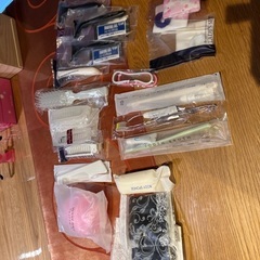 ホテルアメニティ　髭剃り、歯ブラシ、、