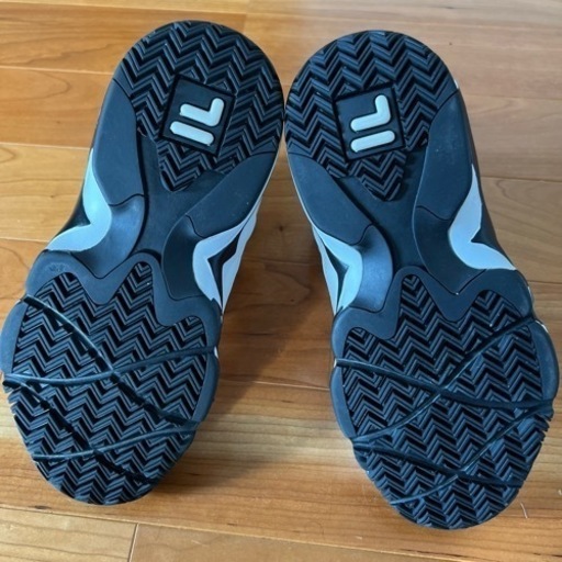 FILA MBスニーカー27cm