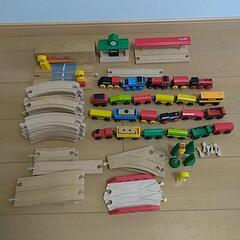 木の汽車おもちゃ　BRLOとMICKI　重量4.6kg