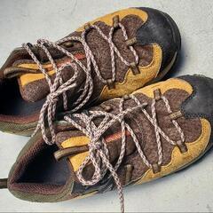 コールマンのトレッキングシューズですの画像