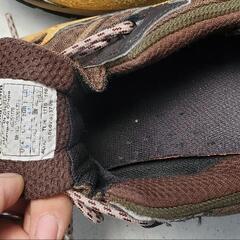 コールマンのトレッキングシューズですの画像