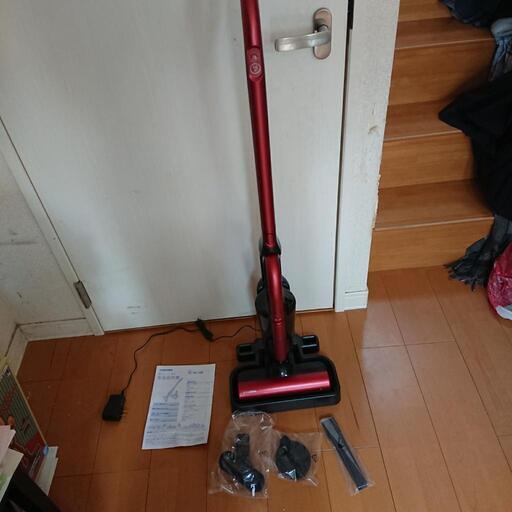 【泣泣値下げ！】東芝 充電式掃除機 VC-WL100