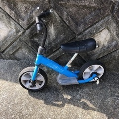 子供用　ストライダー　青色　中古品