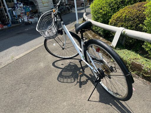 【リサイクルショップどりーむ鹿大前店】No.985　自転車　ママチャリ　白色　ベル付き　鍵付き　ライト付き　6段ギア付き　