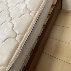 美品　ダブルベッドの画像