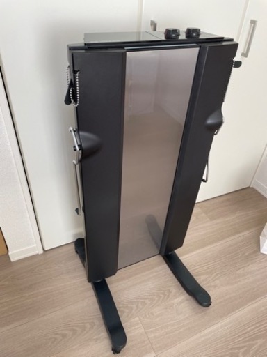 TOSHIBA HIP-T100(K) BLACK　ズボンプレッサー