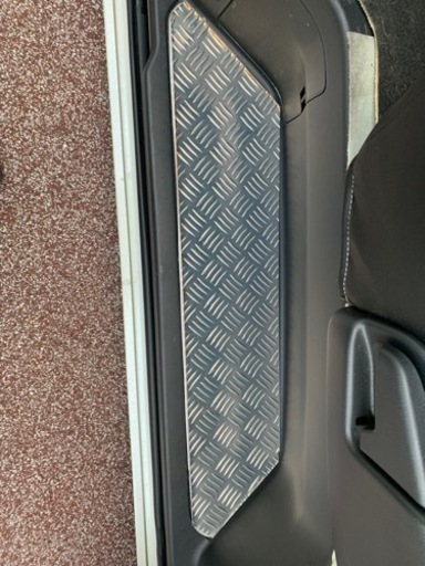 ハイエースワゴン　２００系　左右アルミ製縞板