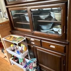 食器棚の画像