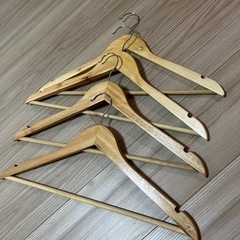 木製 ハンガー 8本の画像