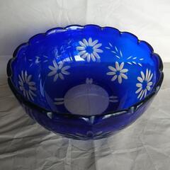 切子細工のサラダボウルの画像