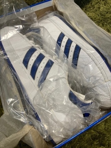 adidasスニーカー　新品未使用