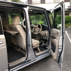 H27ホンダNBOX GLパッケージ シルバー色 左パワースライドドア オートエアコン　ETC　ナビ・TV UV／IRカットガラス　AW 走行距離69400kmの画像