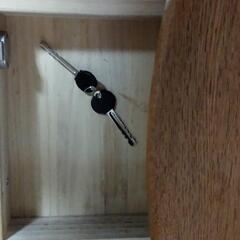 無料配布！キャスター付き木製３段キャビネット　鍵付き！の画像