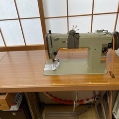 【取引完了】Brother職業用足踏ミシン TA2-B623ミシン台・ミシン説明書付きの画像