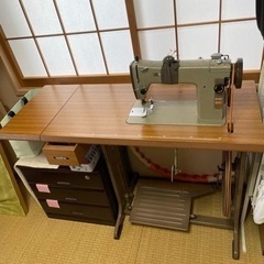 【取引完了】Brother職業用足踏ミシン TA2-B623ミシン台・ミシン説明書付きの画像