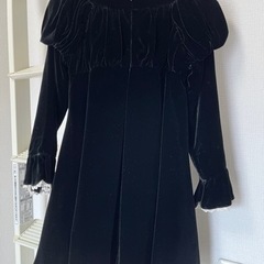 冬の発表会に🎶120cm 黒のベロア（ベルベット）ワンピース（メゾピアノ）バック付きの画像
