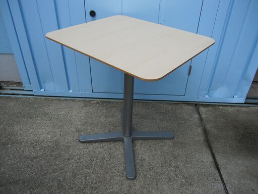 ＩＫＥＡ製テーブル　760ｘ600ｘ730　木目チーク