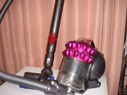 ダイソン掃除機　DC６３