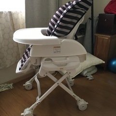 終了しましたコンパクト⭐︎ カトージ　ハイローチェア　ホワイトの画像