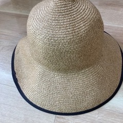 リボン付き麦わら帽子の画像