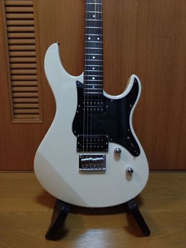 YAMAHA PACIFICA 120H