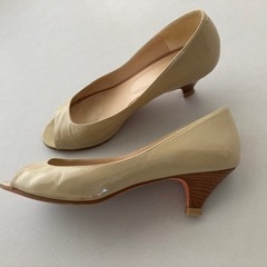 sold out 元値17,850円 ODETTE E ODILEベージュパンプス23センチの画像