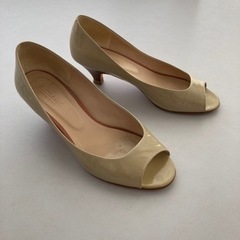 sold out 元値17,850円 ODETTE E ODILEベージュパンプス23センチの画像