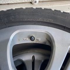 225 55 17 スタッドレスタイヤ4本の画像
