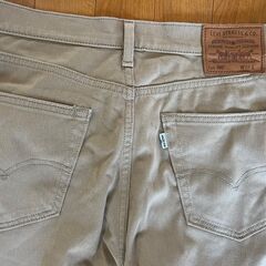 リーバイス　7分丈ジーンズ　茶色の画像
