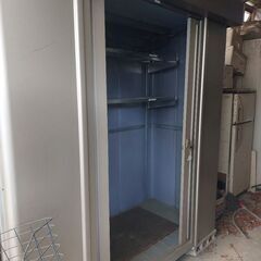 大きいサイズの物置（一旦締め切ります）の画像