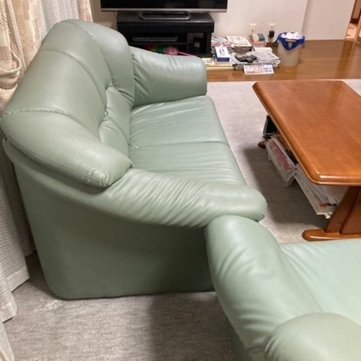 応接セット引き取り手決まりました。、ありがとうございました。