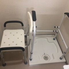 介護トイレ用とお風呂介護椅子（未使用）
