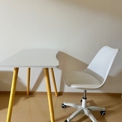 デスクテーブル、チェアセット(バラも可)