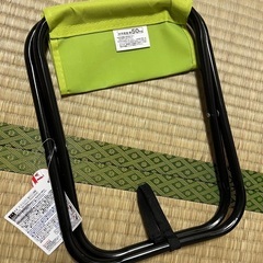 折り畳みイスの画像