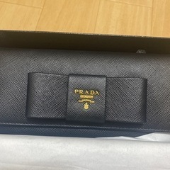 PRADA 長財布　ほぼ未使用の画像