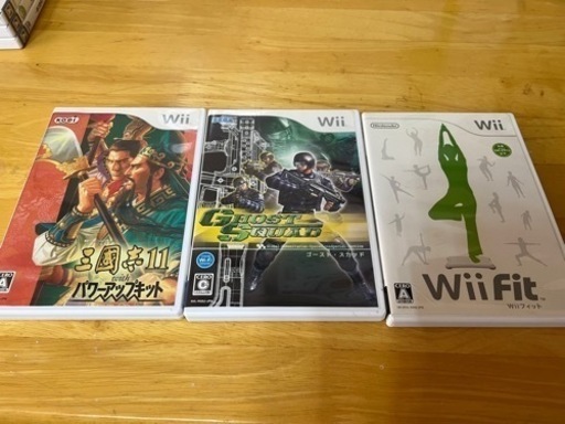 Nintendo Wii本体+Wii fitバランスボード+ザッパー+ソフト7本