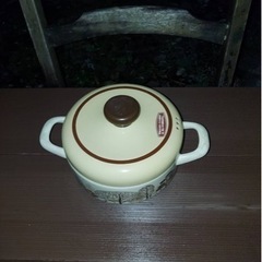 レトロな両手鍋の画像