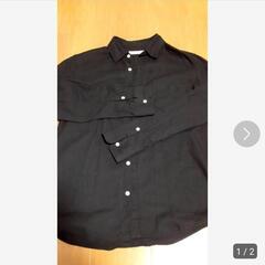 黒色メンズシャツ