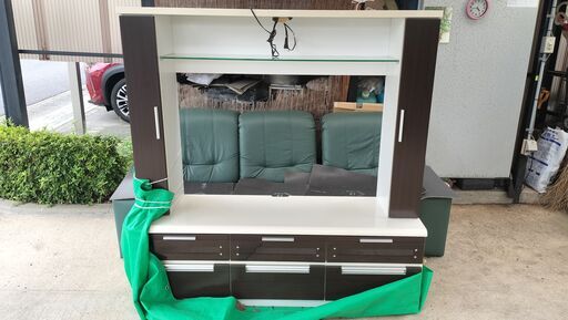 美品！幅150cm　テレビボード　照明付きで高級感あります！