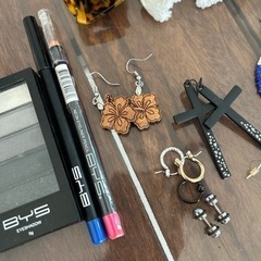 お取引中　アクセサリー　バスチェア　タンクトップ　カチューシャ　エプロンの画像