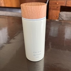 小ぶりな可愛い白の水筒