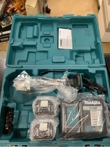 マキタ GA404DRGXN フルセット(6.0Ahバッテリー×2、充電器DC18RF、ケース付) 100mm 18V 充電式ディスクグラインダー スライドスイッチ　リサイクルショップ宮崎屋　佐土原店　23.8.18F
