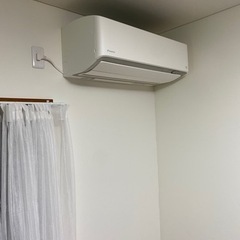 エアコンと室外機の取り外しと取り付け工事 - 手伝って/助けて