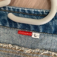 TITICACAデニムのベストの画像