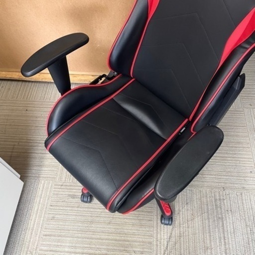【超美品‼️】DXRACER フォーミュラ ゲーミングチェア 昇降リクライニング オフィス 事務椅子 レッド♪